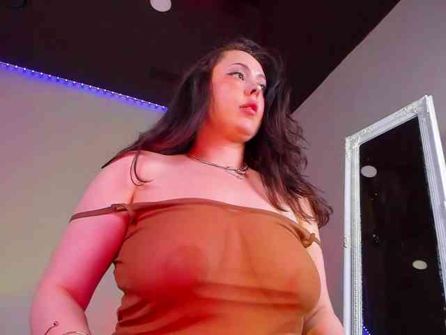 HottyAlba webcam