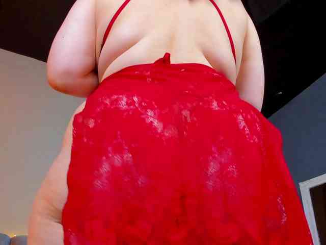HottyAlba webcam