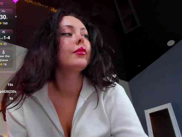 HottyAlba webcam