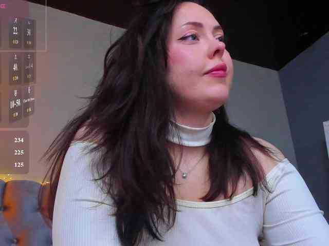 HottyAlba webcam