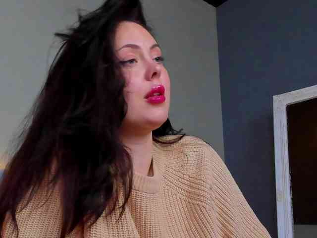 HottyAlba webcam
