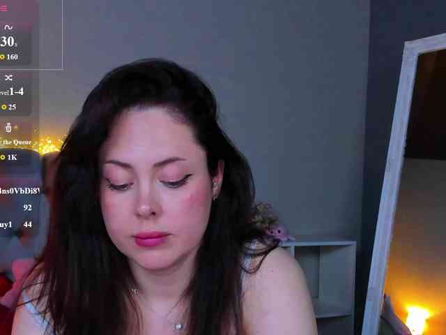 HottyAlba webcam