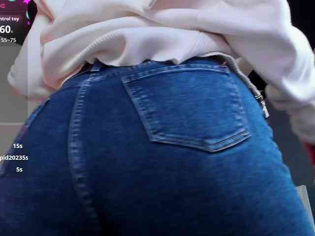 HottyAlba webcam