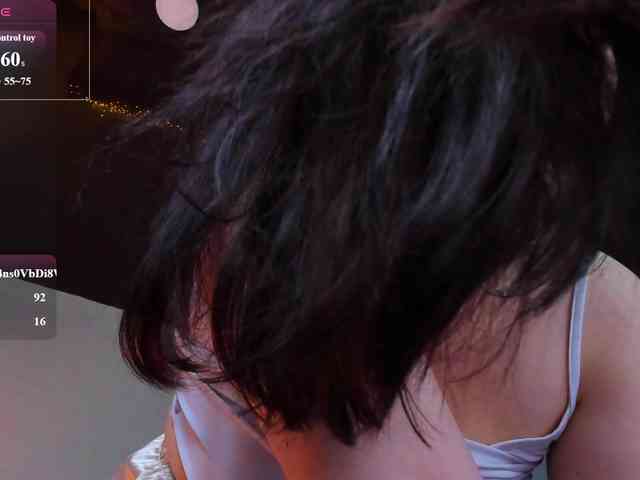 HottyAlba webcam