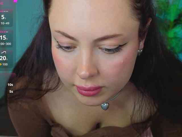 HottyAlba webcam