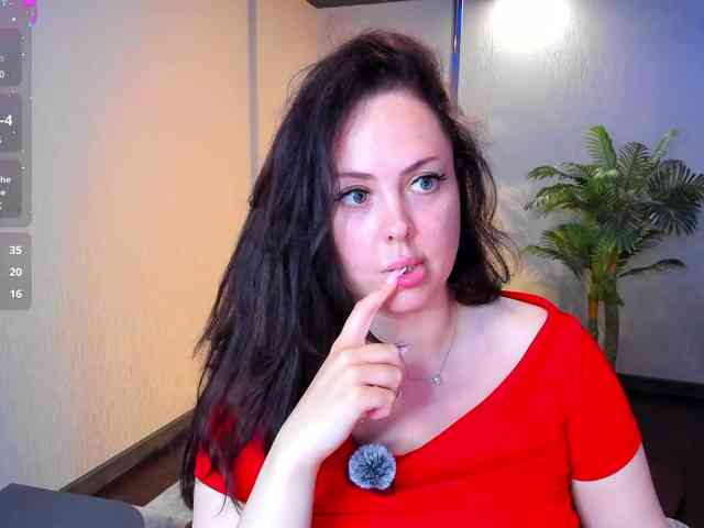 HottyAlba webcam