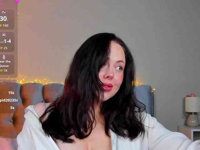 HottyAlba webcam