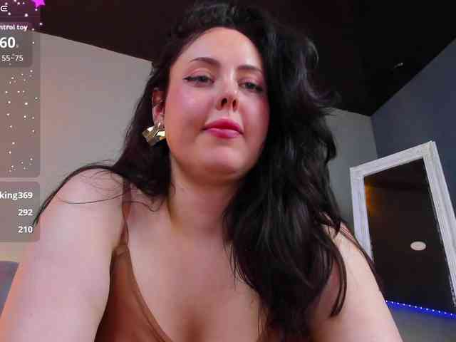 HottyAlba webcam