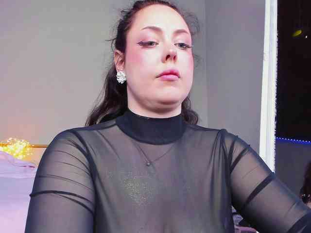 HottyAlba webcam