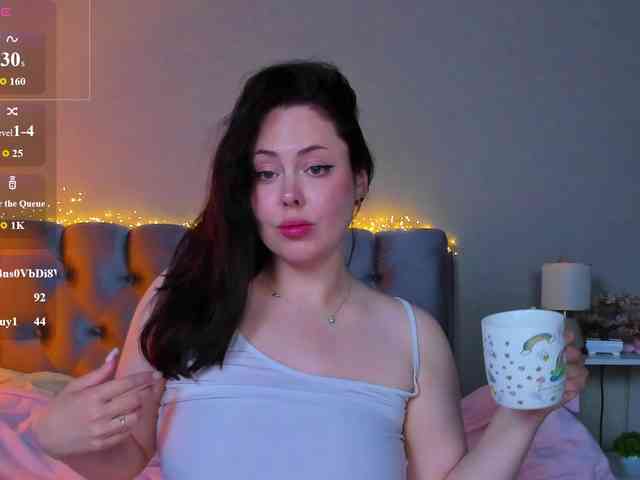 HottyAlba webcam