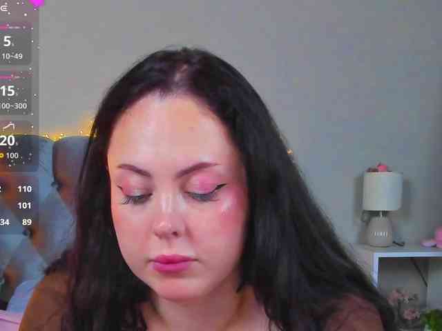 HottyAlba webcam