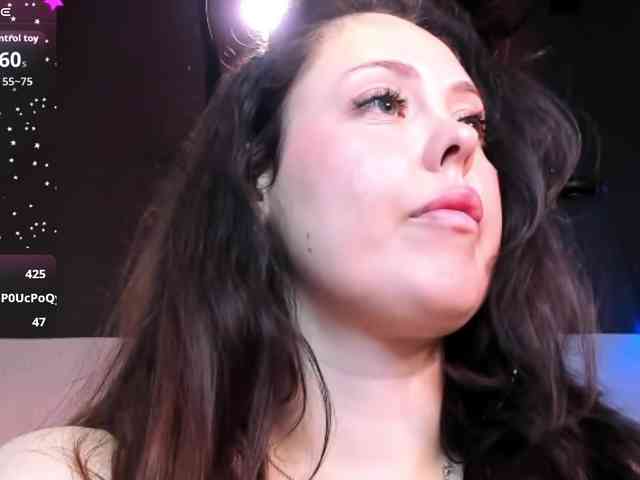 HottyAlba webcam