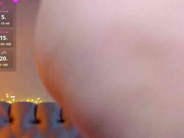HottyAlba webcam