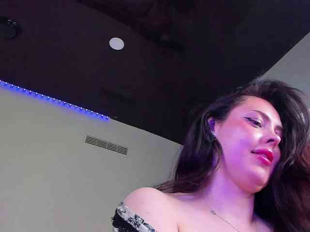 HottyAlba webcam