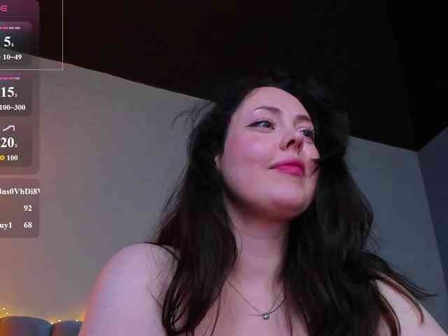 HottyAlba webcam