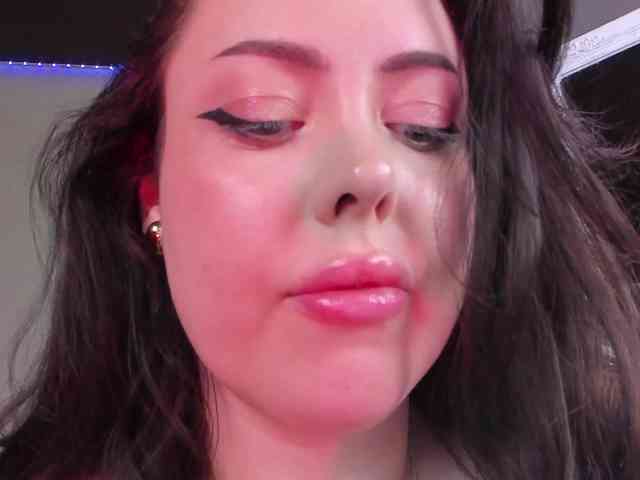 HottyAlba webcam