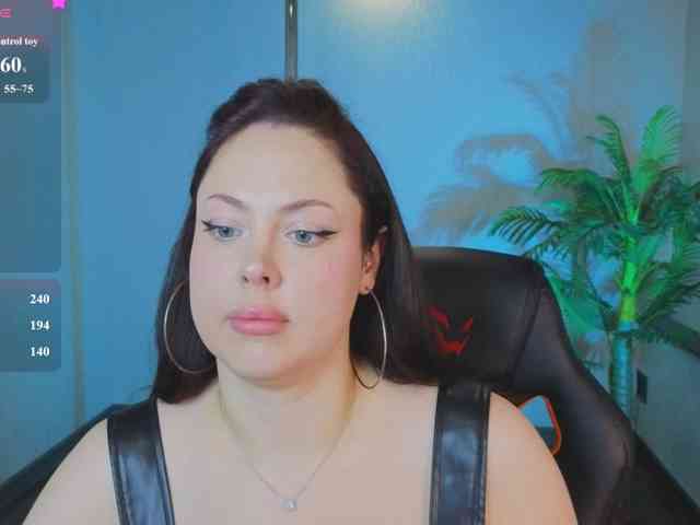 HottyAlba webcam