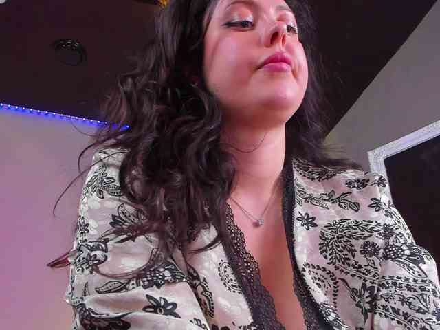 HottyAlba webcam