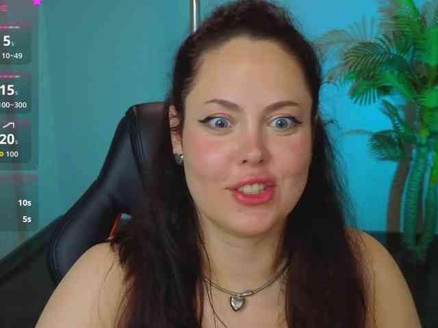 HottyAlba webcam