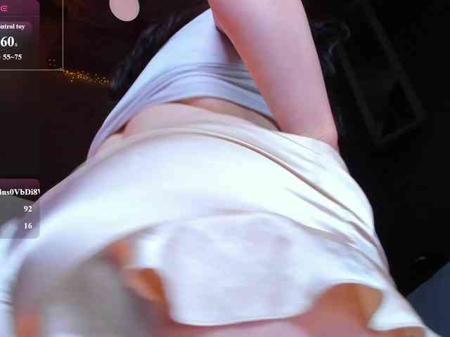 HottyAlba webcam