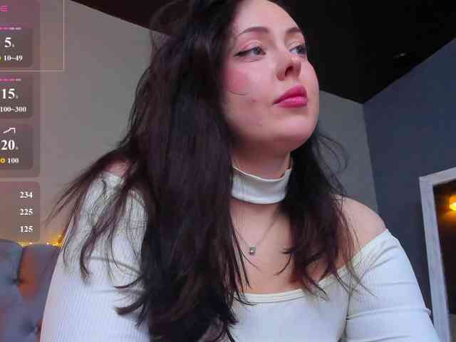 HottyAlba webcam