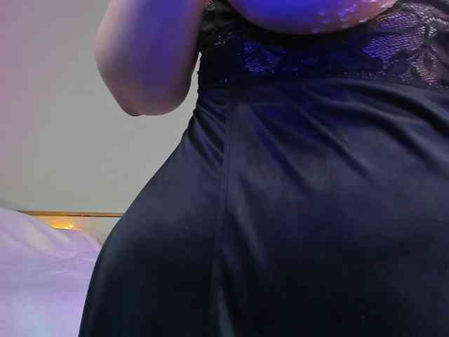 HottyAlba webcam