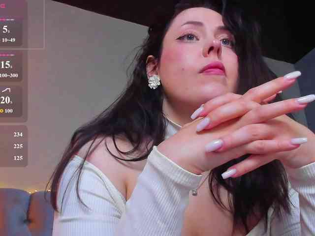 HottyAlba webcam