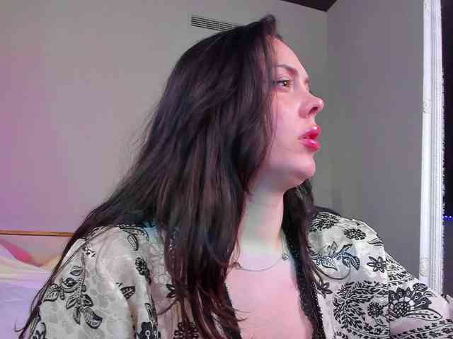 HottyAlba webcam