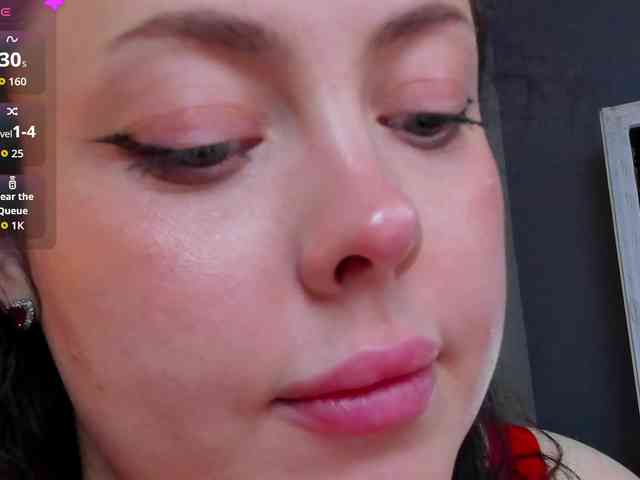 HottyAlba webcam