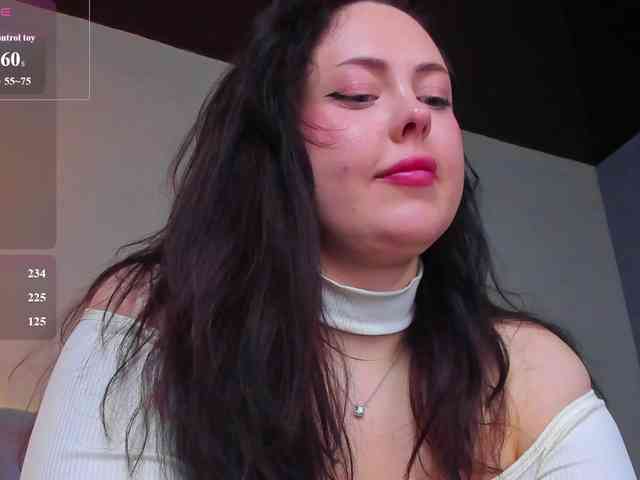 HottyAlba webcam