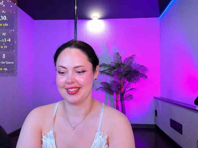 HottyAlba webcam