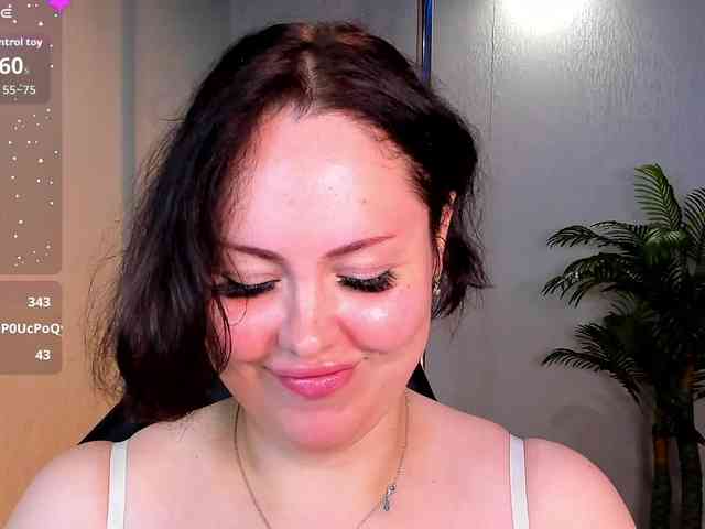 HottyAlba webcam