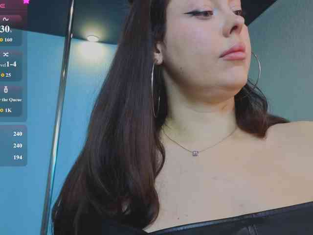 HottyAlba webcam