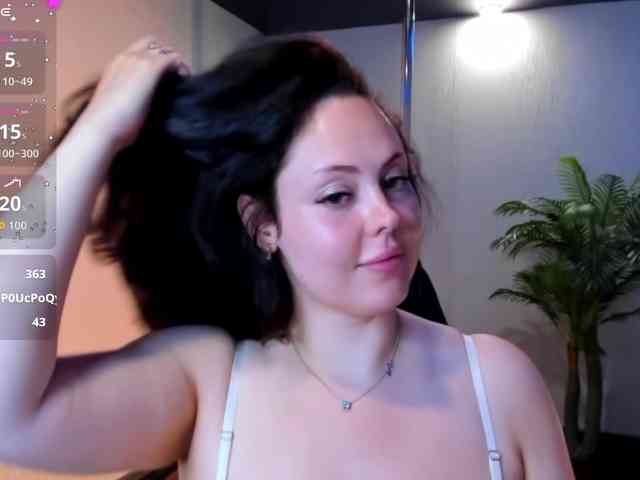 HottyAlba webcam