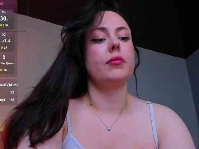 HottyAlba webcam