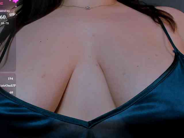 HottyAlba webcam