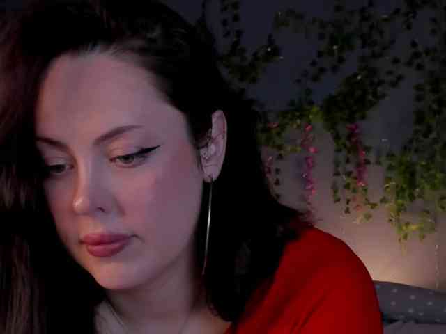 HottyAlba HottyAlba