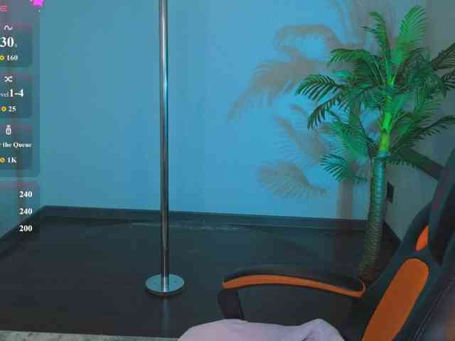 HottyAlba webcam