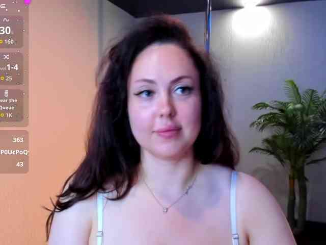 HottyAlba webcam