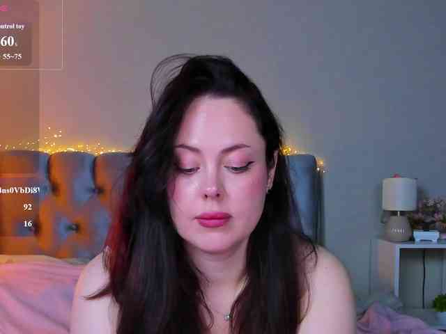 HottyAlba webcam