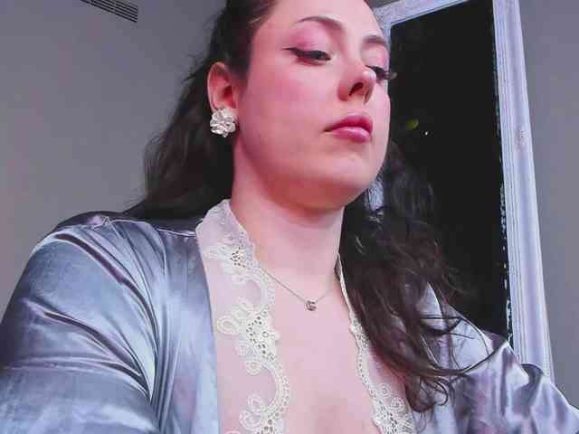 HottyAlba webcam