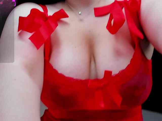 HottyAlba webcam