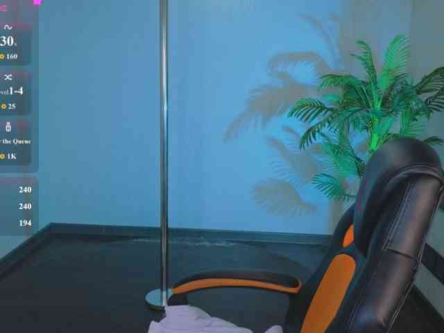 HottyAlba webcam