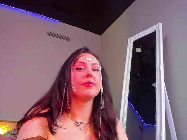 HottyAlba webcam