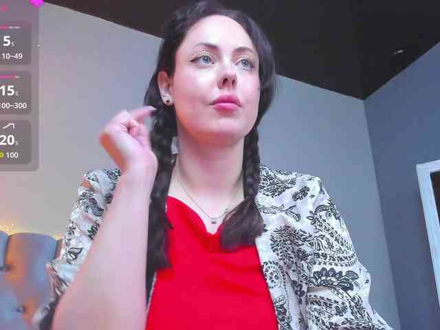 HottyAlba webcam