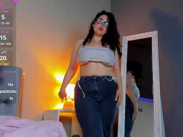 HottyAlba webcam