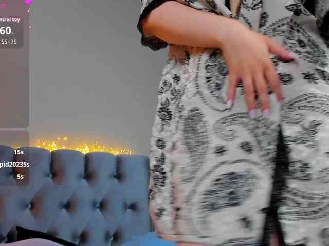 HottyAlba webcam