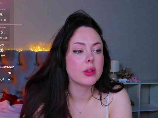 HottyAlba webcam