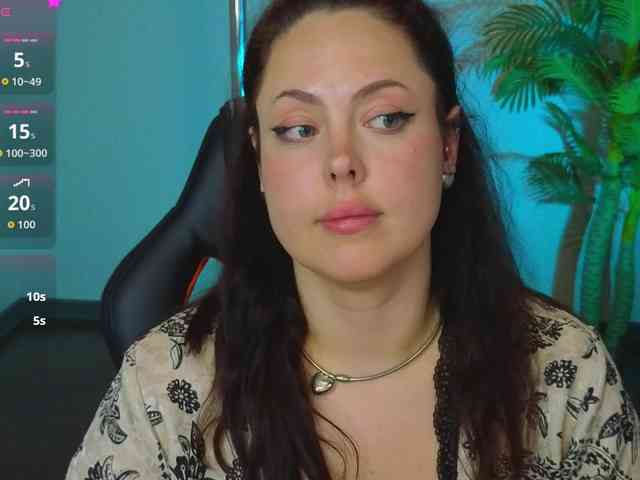 HottyAlba webcam