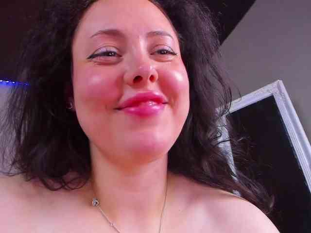 HottyAlba webcam